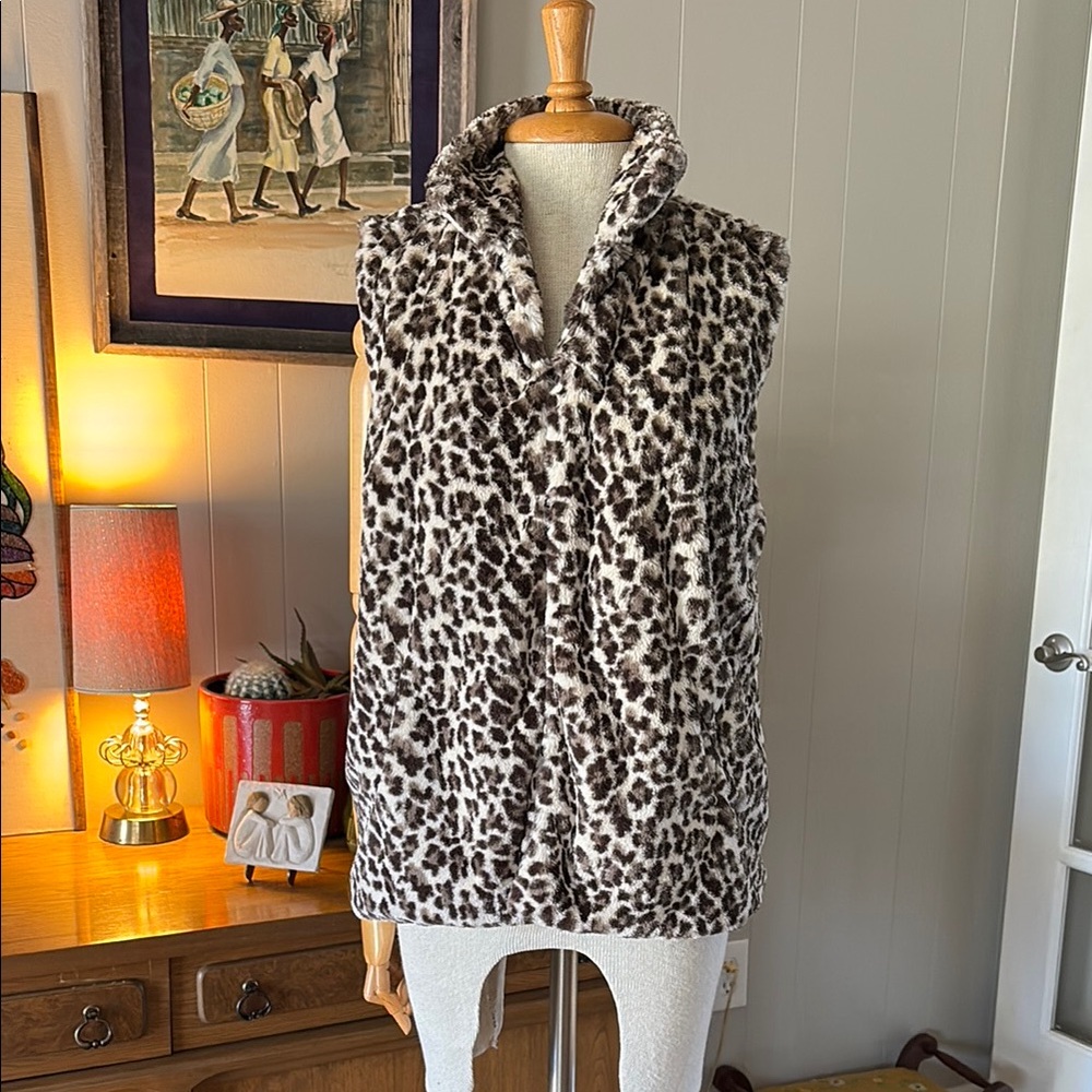 Betsey Johnson Black and White Vest Chic Layering Essential
